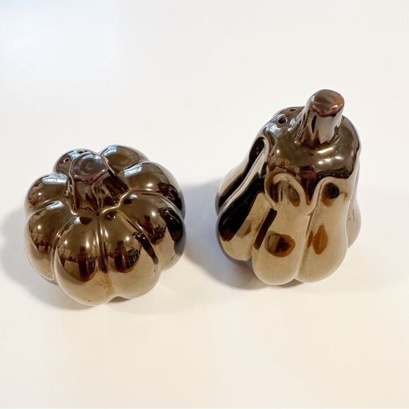 Vintage Pumpkin Gourd Salt and Pepper Shakers - Picture 6 of 6